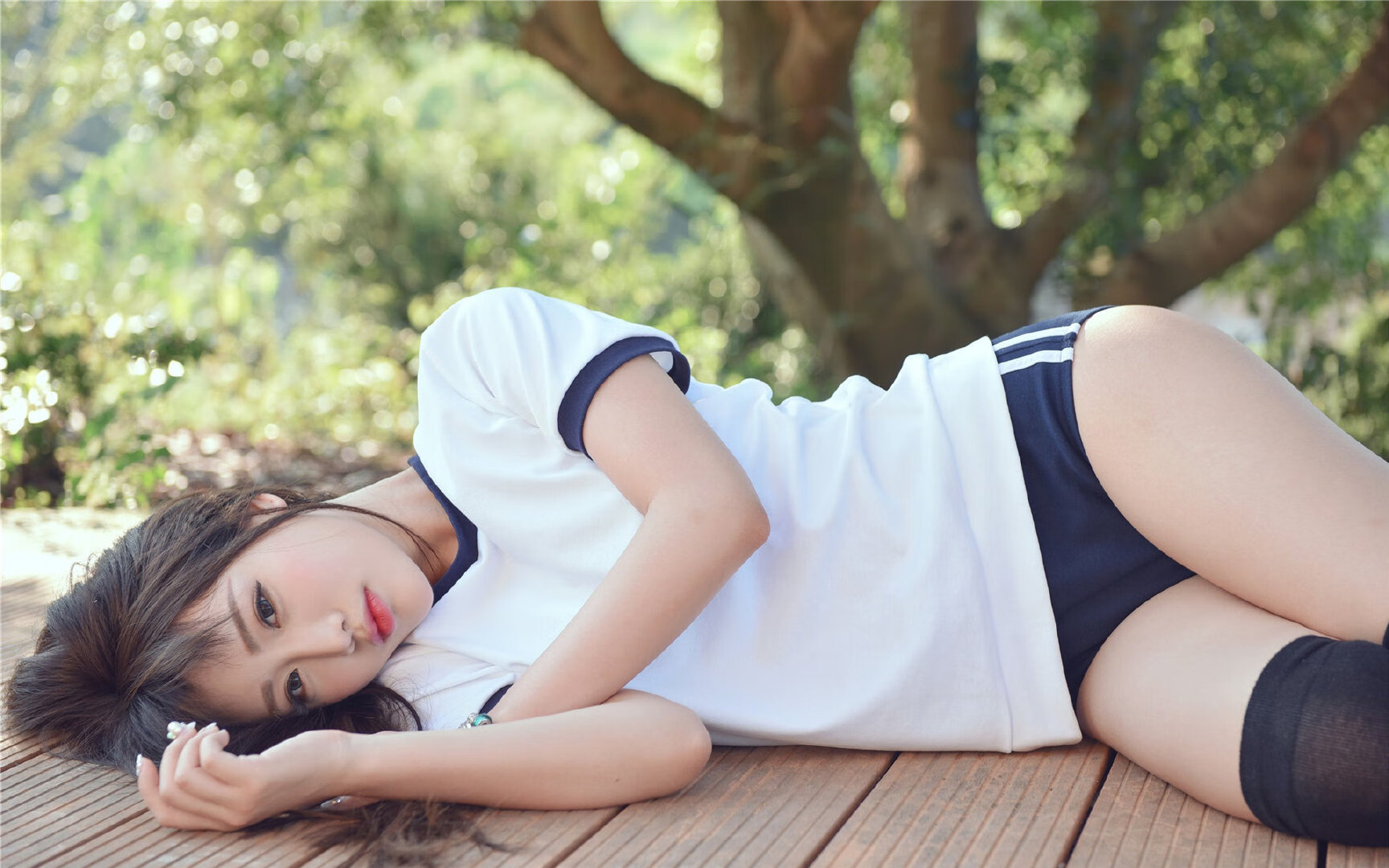 西班牙巅峰对决胜出罗马,穆勒F1新赛季揭幕战接管比赛—体育双星闪耀全球